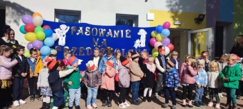 Jeżyki i Krasnoludki podczas uroczystości Pasowania