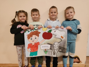 Dzieci z pracą na konkurs powiatowy Jabłko zamiast papierosa