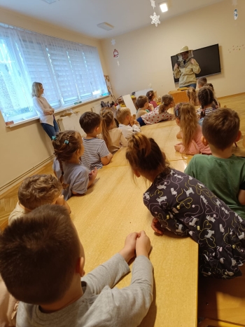 Pogadanka na temat pszczelarstwa i ważnej roli pszczół dla przyrody