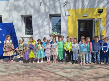 Grupa Motylki podczas pokazu z okazji Dnia Ziemi