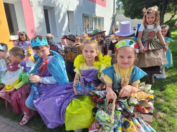 Modelki i modele biorący udział w konkursie