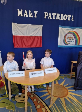 MArszałek i wicemarszałkowie podczas obrad Sejmu w przedszkolu