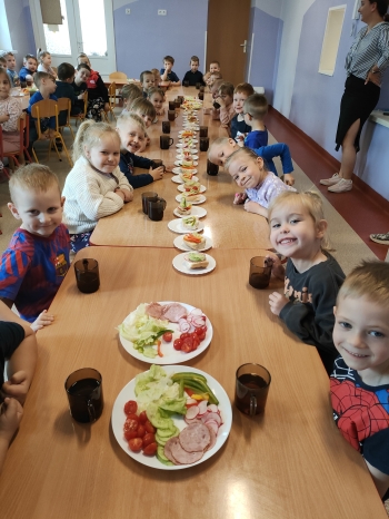 Najdłuższa kanapka w grupie Żabki