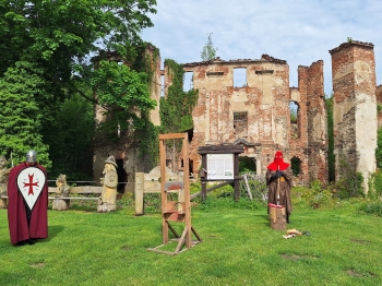 Teren ruin Okrągłego Zamku w owieśnie