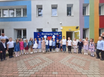 Biedronki podczas występu dla rodziców