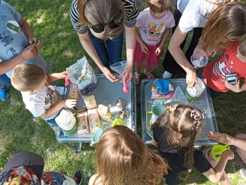 Eksperymenty i zabawy sensoryczne dla dzieci 