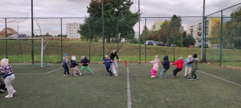 Przeciąganie liny w grupie  Motylki.jpeg