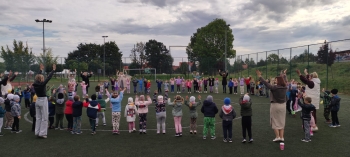 Wspólny taniec - Młynek podczas Europejskiego Dnia Sportu.jpeg