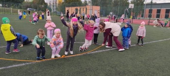 Zabawy z liną podczas Dnia Sportu.jpeg