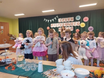 Wierszyki w wykonaniu przedszkolaków w Dniu Pluszowego Misia