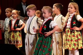 Przedszkolaki z koła tanecznego w ramach projektu SmartPrzedszkolaki podczas występu