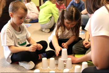 Wspólne kodowanie i odkodowywanie w poszukiwaniu oznak wiosny