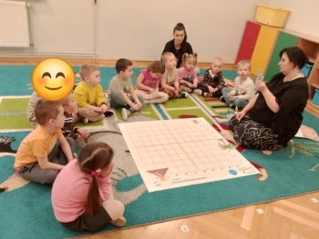 Matematyczne zabawy wśród dzieci młodszych.jpeg