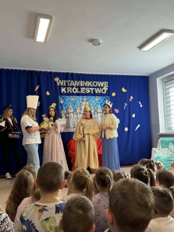 Przedstawienie o zdrowym odżywianiu w wykonaniu nauczycielek przedszkola