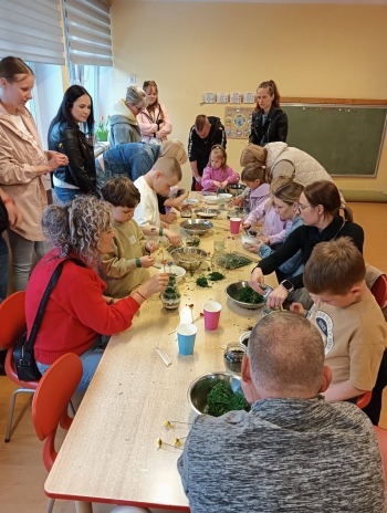 Las w słoiku w wykonaniu przedszkolaków i rodziców