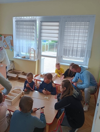 Owady i domki dla owadów w wykonaniu dzieci i rodziców