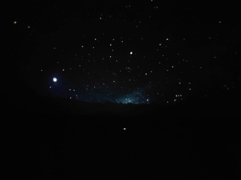 Seans podczas wizyty w mobilnym planetarium Orbitek